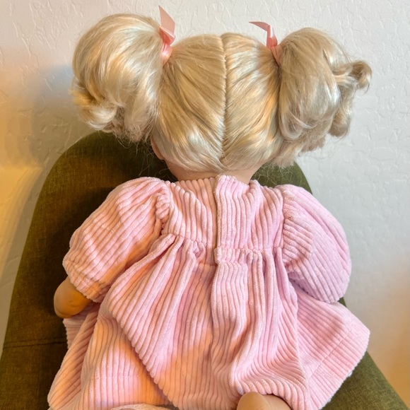 Madame Alexander baby doll, Sweet Sara 2005-2006 - Picture 3 of 6